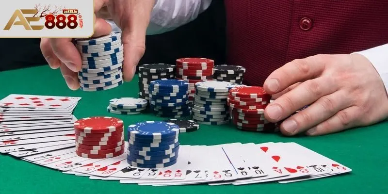Những thứ hạng và các tay bài trong game là gì?
